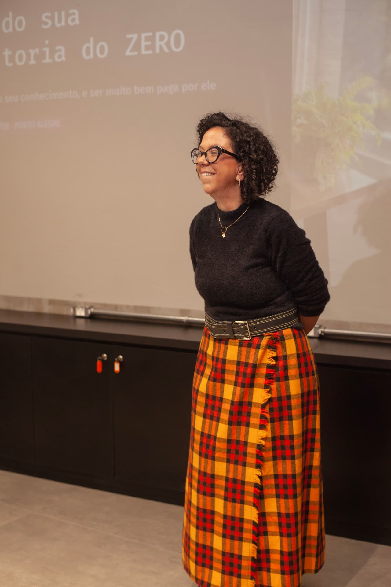 Patrícia Tedesco durante uma de suas palestras